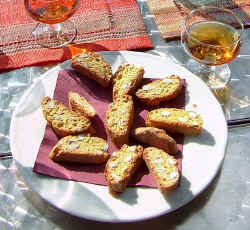 vin santo with cantucci