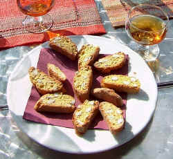 Tuscan vin santo with cantucci